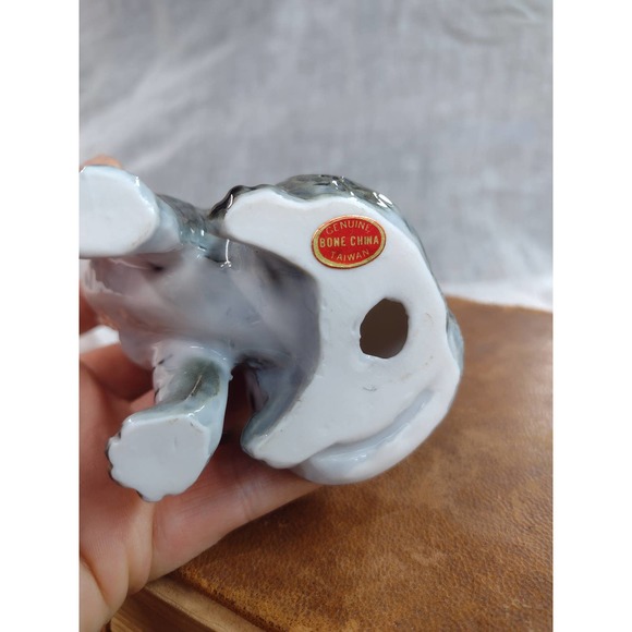 Beautifully Detailed BONE China Cat Figurine 4.5" tall - Picture 2 of 7